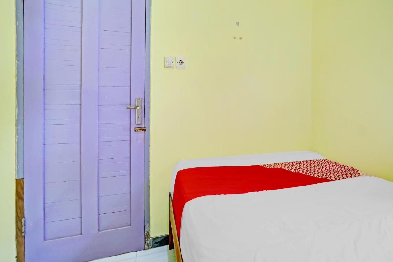 Oyo 3298 Bromo Guest House Family Malang Bagian luar foto