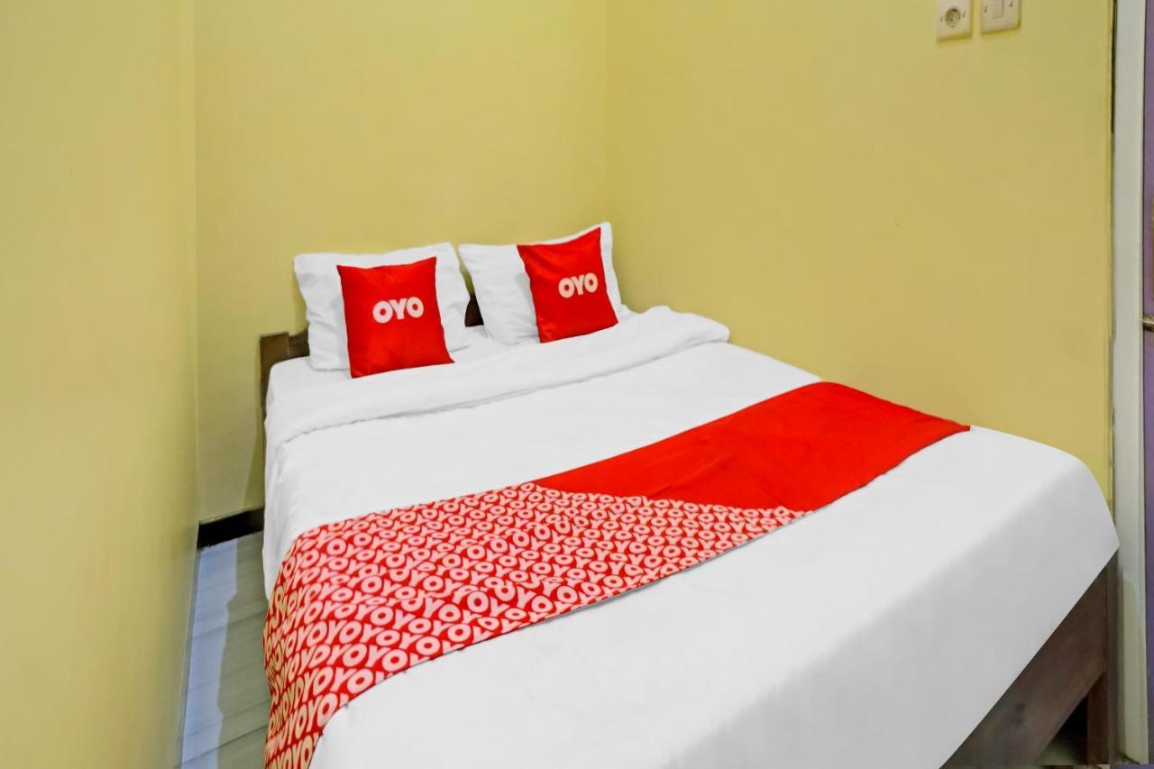 Oyo 3298 Bromo Guest House Family Malang Bagian luar foto